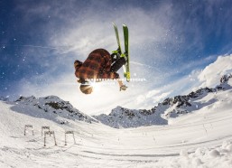 ebet易博体育官方网站-威尼修斯公开宣誓效忠皇马，俱乐部积极推动续约谈判